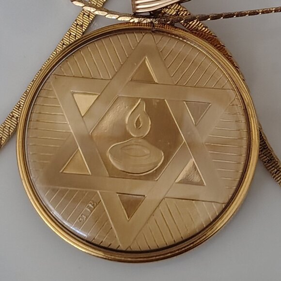Vtg Rare Gold Plated Franklin Mint Star of David Pendant Coin Monet Necklace - Picture 2 of 5